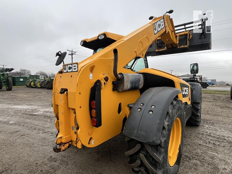 jcb-541-70-agri-plus-image-9