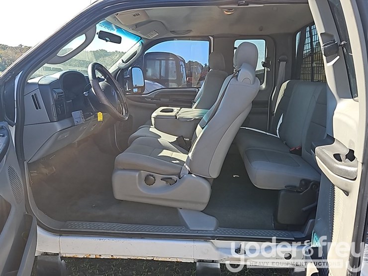 ford-f350-xlt-image-22