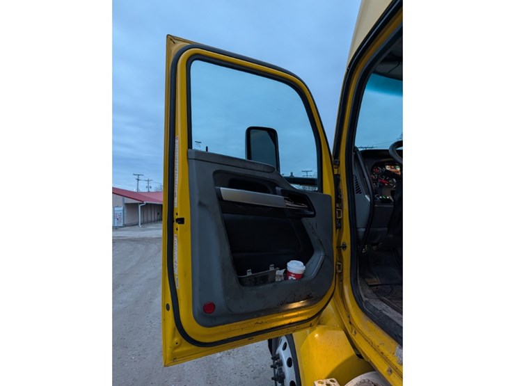 kenworth-t680-image-16