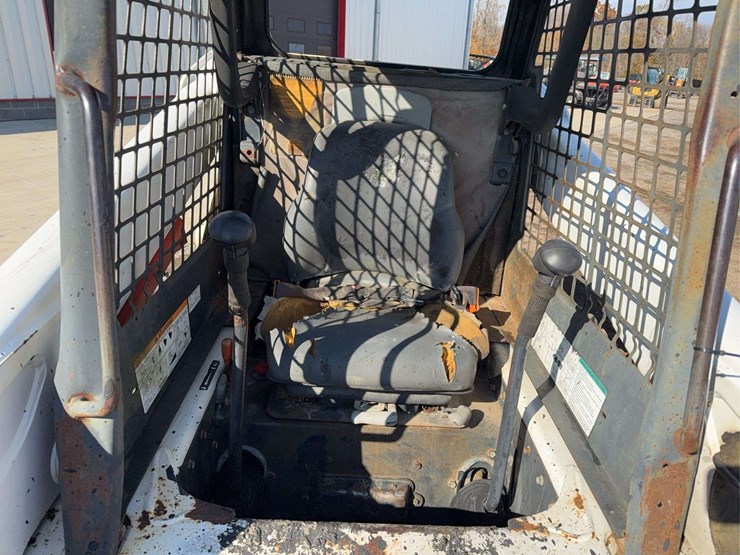bobcat-s220-image-17