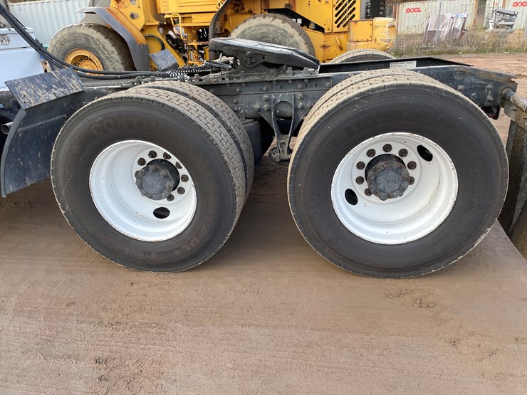 international-8600-image-28