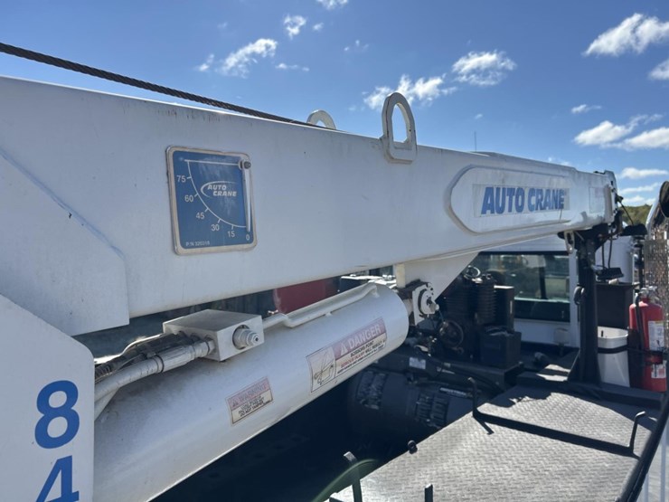 2017-peterbilt-337-image-49