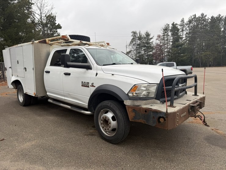 #1830-•-2015-ram-5500-4x4-service-truck-image-8