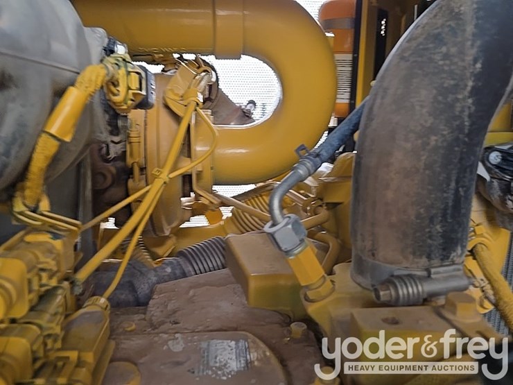 2019-deere-850l-lgp-image-128