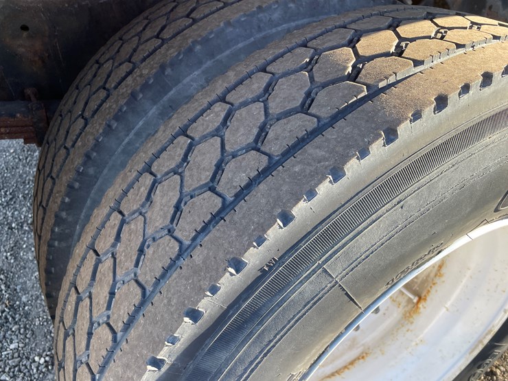 2007-ford-f750-xl-image-14