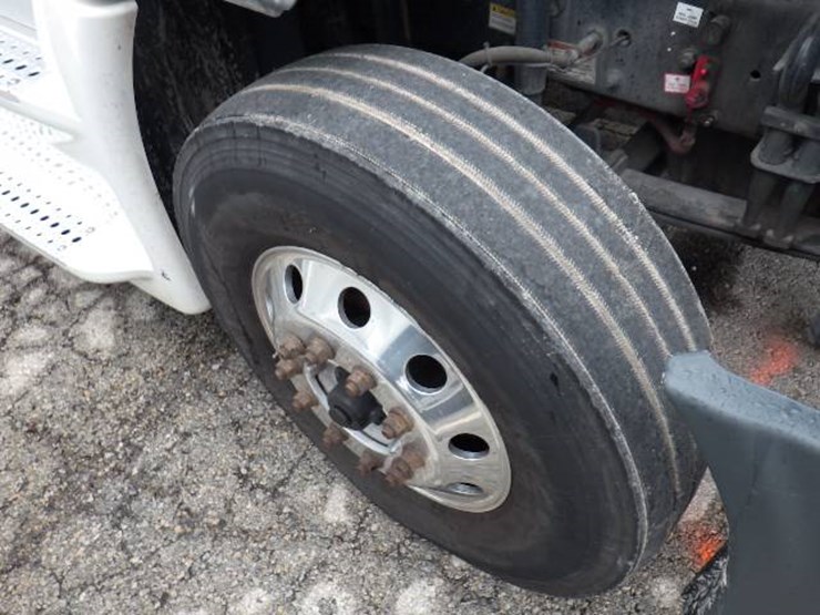 freightliner-cascadia-125-image-28