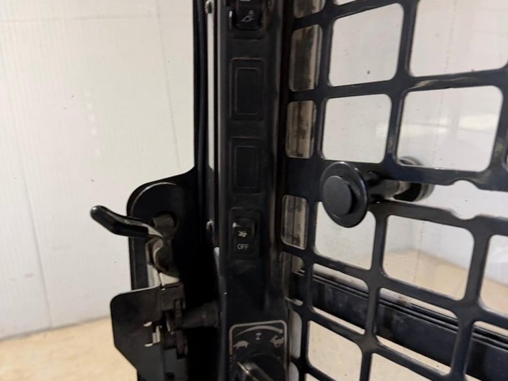 2022-bobcat-s850-image-26