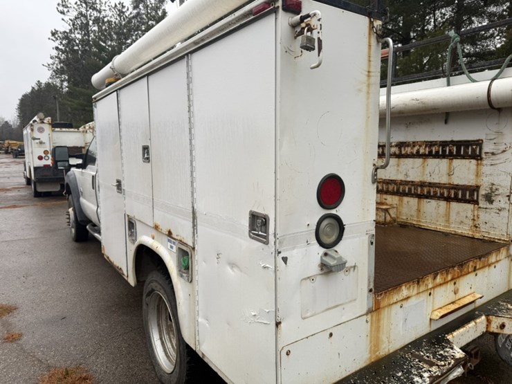 2011-ford-f550-image-20