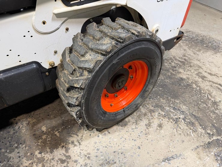 2022-bobcat-s740-image-13