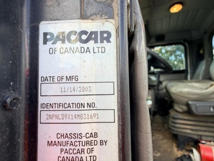 peterbilt-330-image-19