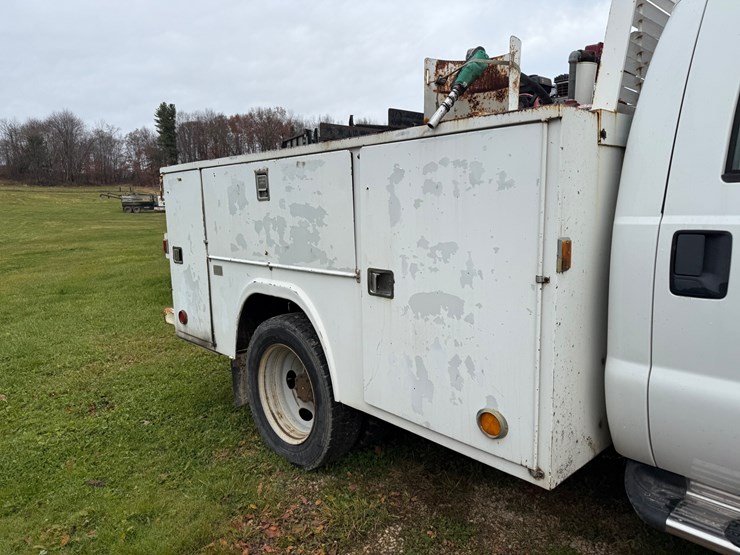 2009-ford-f550-image-3