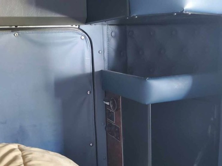 2007-kenworth-t800-image-16