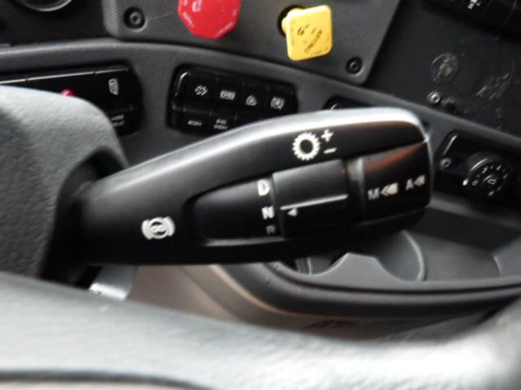 freightliner-cascadia-125-image-25