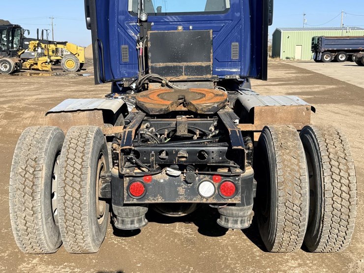 2017-international-prostar-image-24