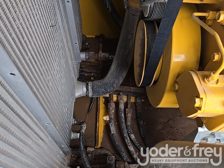 2019-deere-850l-lgp-image-101