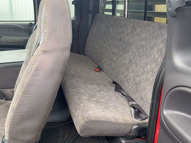 1998-dodge-ram-ext.-cab-pickup-image-28