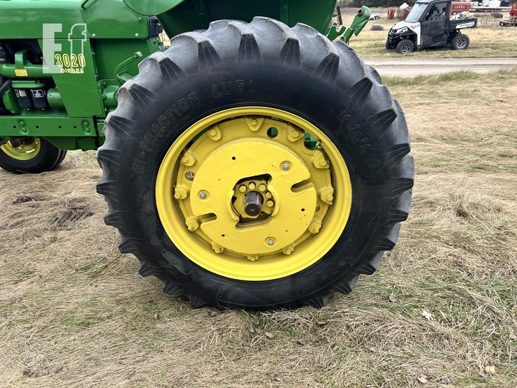 john-deere-3020-image-23