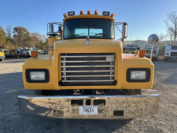 1996-mack-rd688s-image-8
