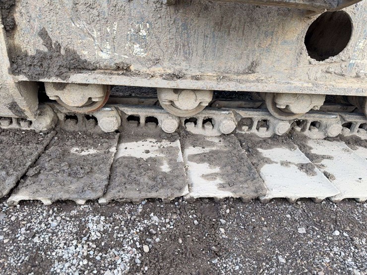 2012-komatsu-pc138-image-11