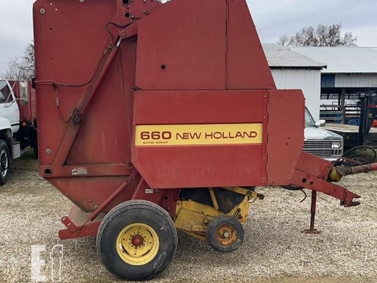 new-holland-660-image-3