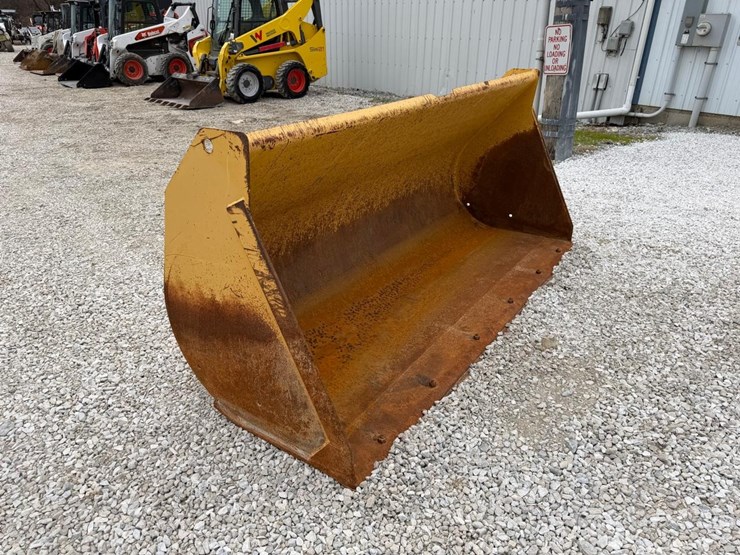 2020-deere-344l-image-35