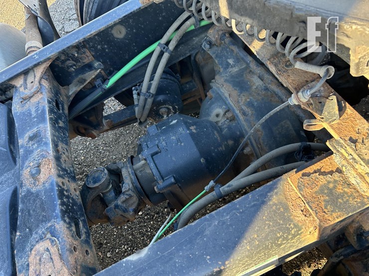 2012-freightliner-cascadia-125-image-43