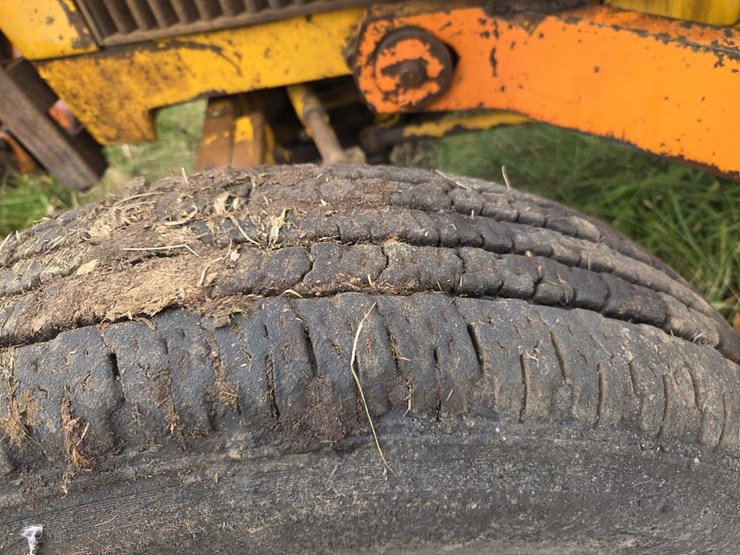 john-deere-300-image-45