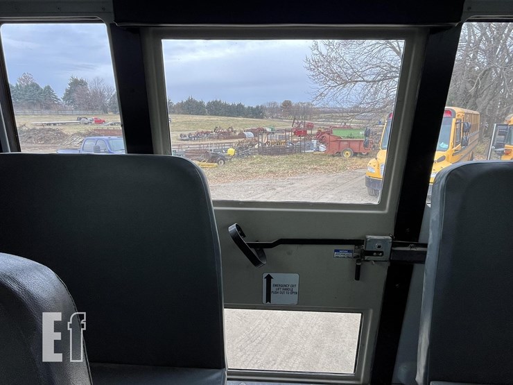 2015-thomas-saf-t-liner-c2-image-20