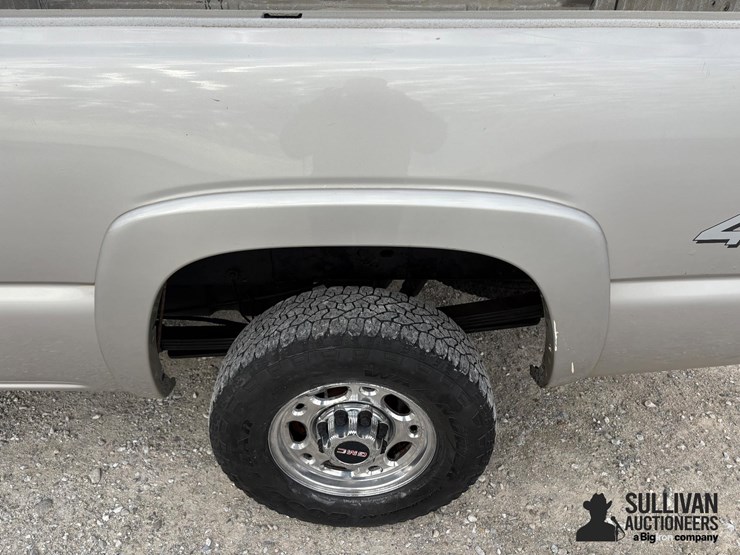 gmc-sierra-2500-image-13