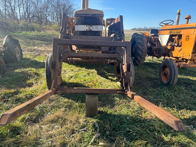 minneapolis-moline-m670-image-17