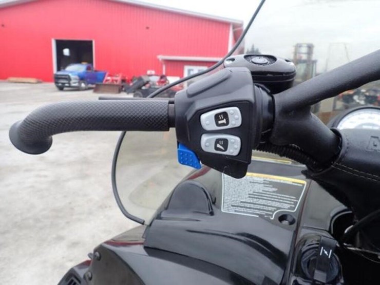 caterpillar-570-image-21