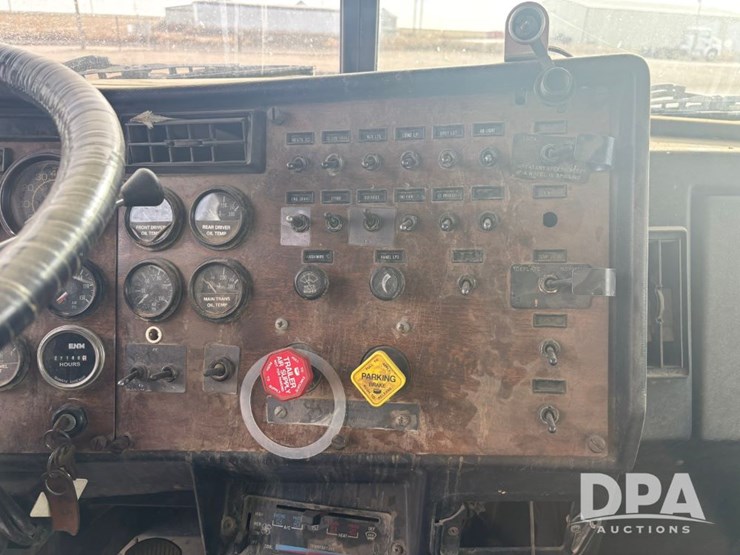 peterbilt-377-image-70