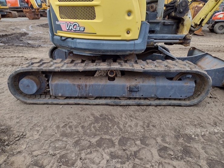 yanmar-vio35-image-34