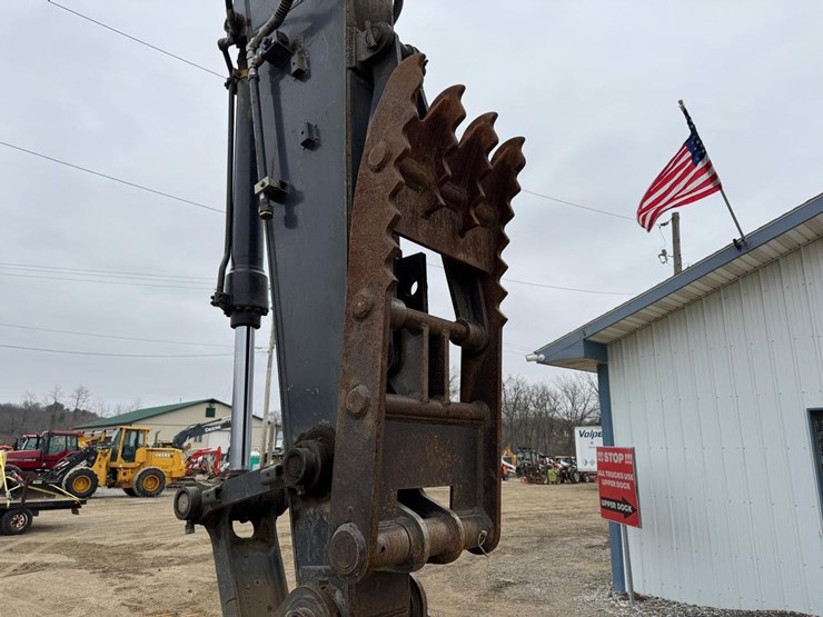 2019-deere-210g-lc-image-10