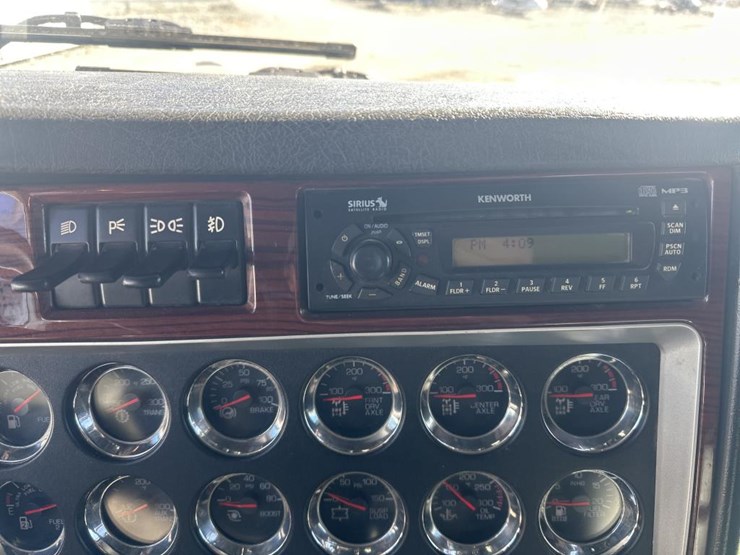 2009-kenworth-t800-image-35