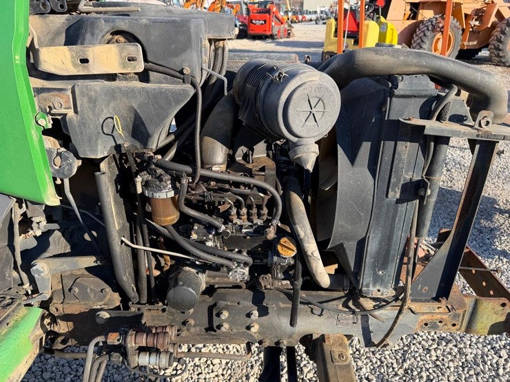 john-deere-4700-image-17