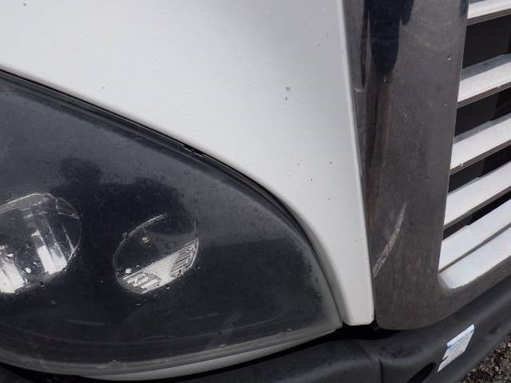 freightliner-cascadia-125-image-4