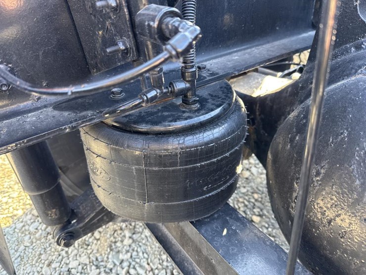 2012-peterbilt-389-image-55