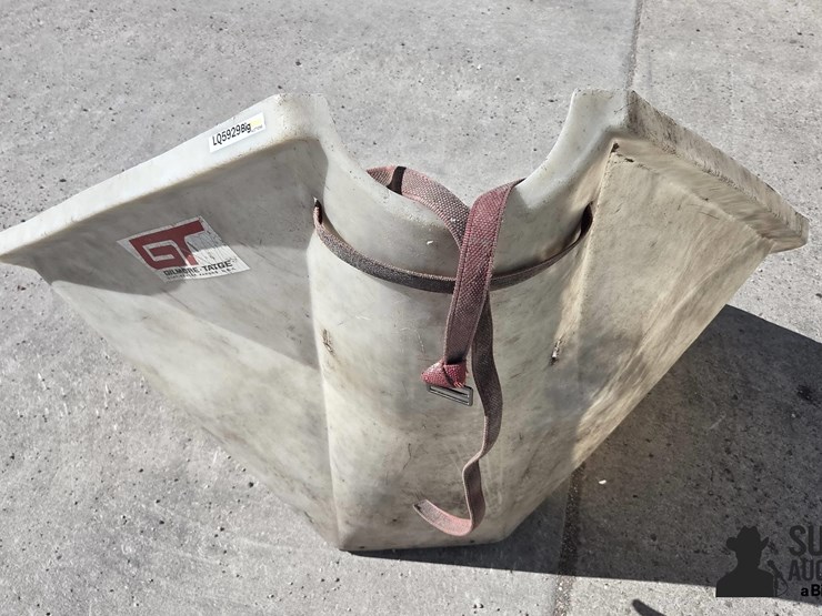 poly-auger-hopper-image-1