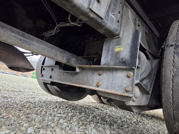 2011-international-durastar-4400-image-46