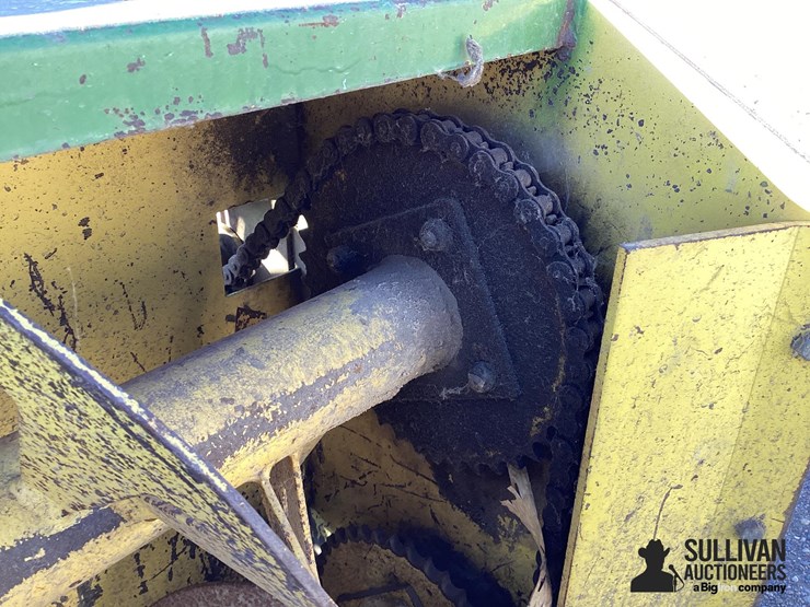 john-deere-275-image-11