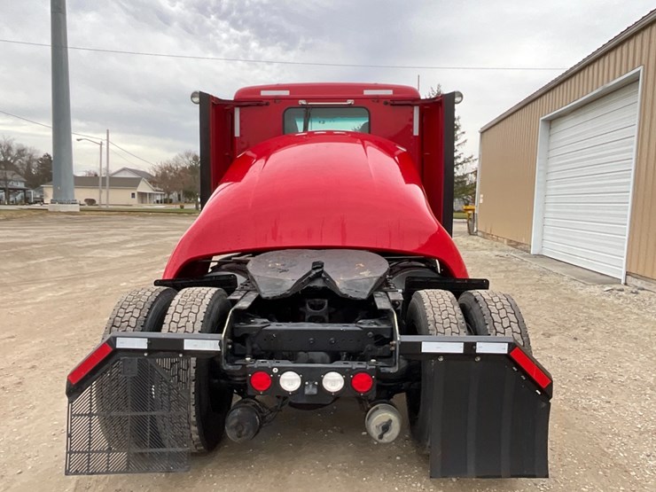 2020-kenworth-t680-image-14