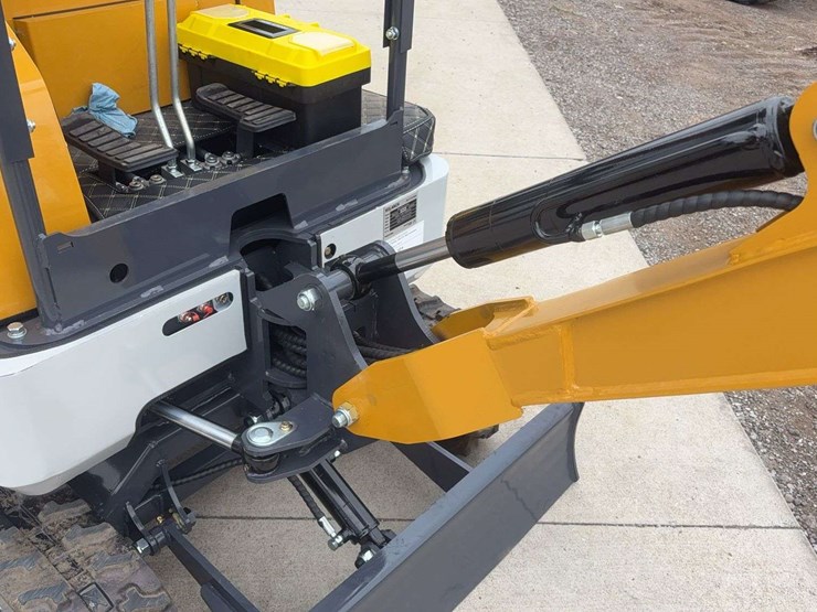 sdlanch-sdle20-mini-excavator-image-11