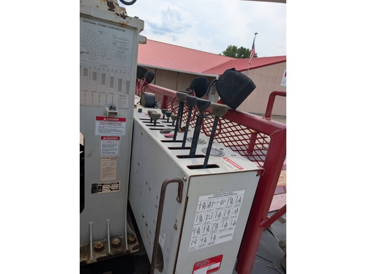 peterbilt-365-image-22