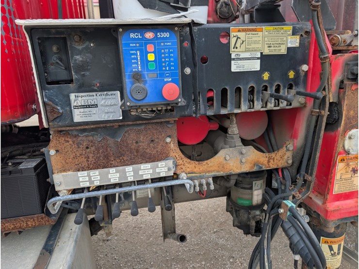 2015-freightliner-114sd-image-16