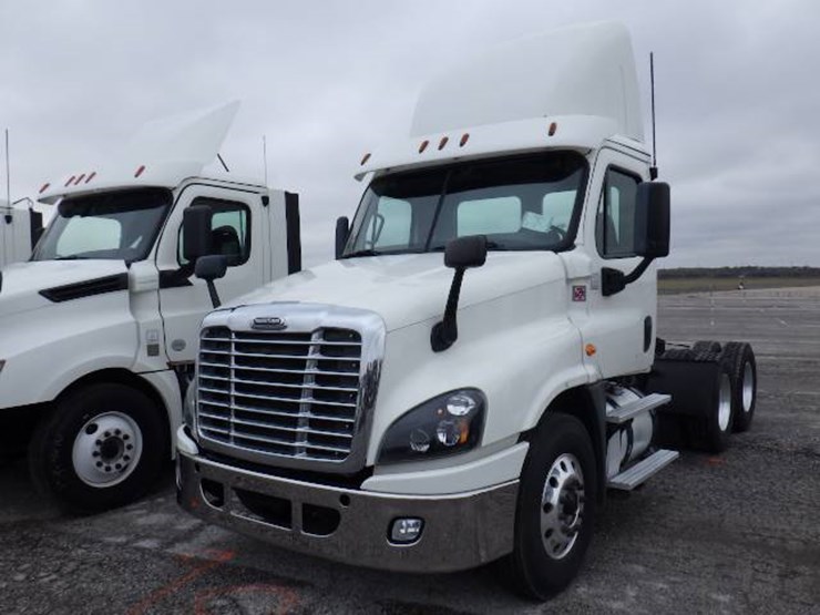 freightliner-cascadia-125-image-1
