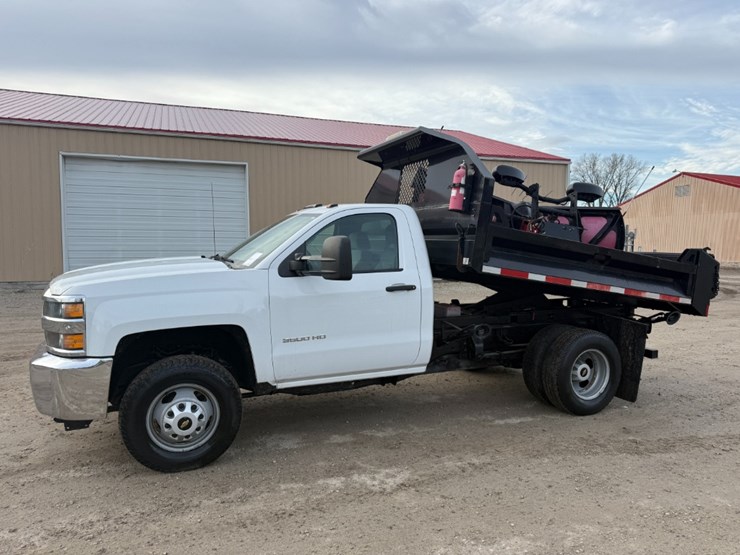 chevrolet-silverado-3500-image-1