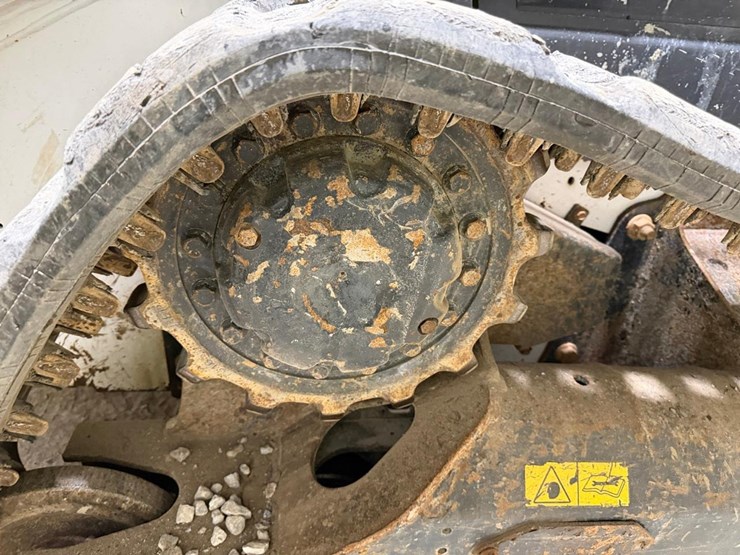 2022-bobcat-t76-image-19