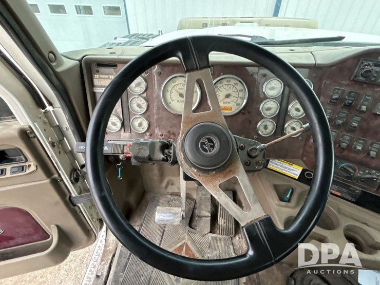 international-9900i-image-52