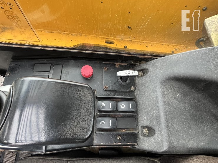 jcb-541-70-agri-plus-image-19